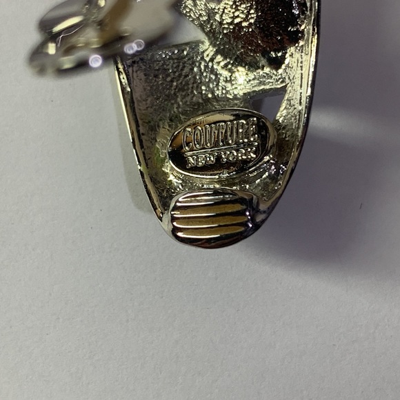 CONTURE NEW YORK Clip On Earrings - Picture 5 of 6